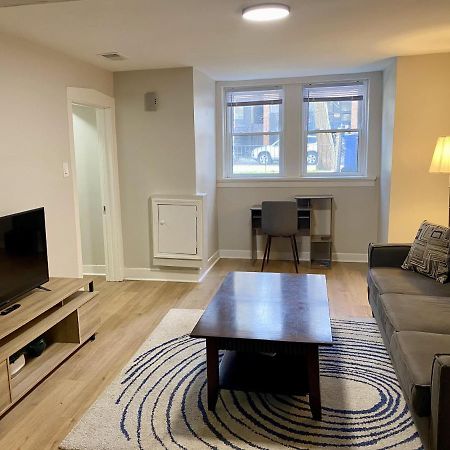 Lincoln Park Apartment With Backyard! Chicago Exterior photo